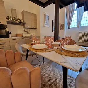 Apartment Regina In Porta Romana 2 - Sky Tv, Wifi E Breakfast Box, Milan